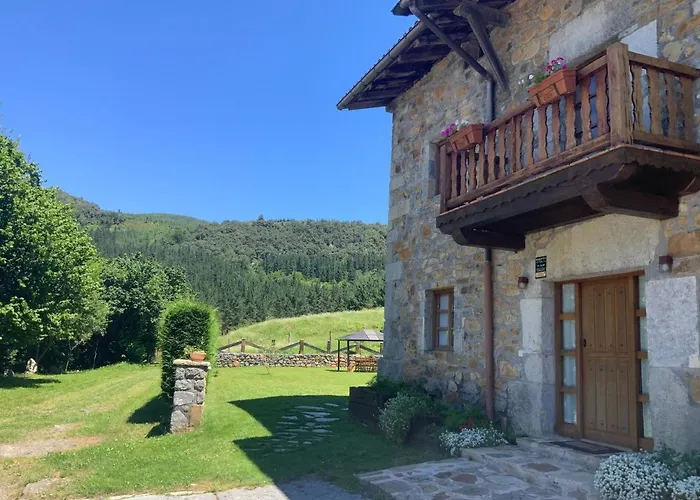 Caserio Sautu Goikoa * Orozko